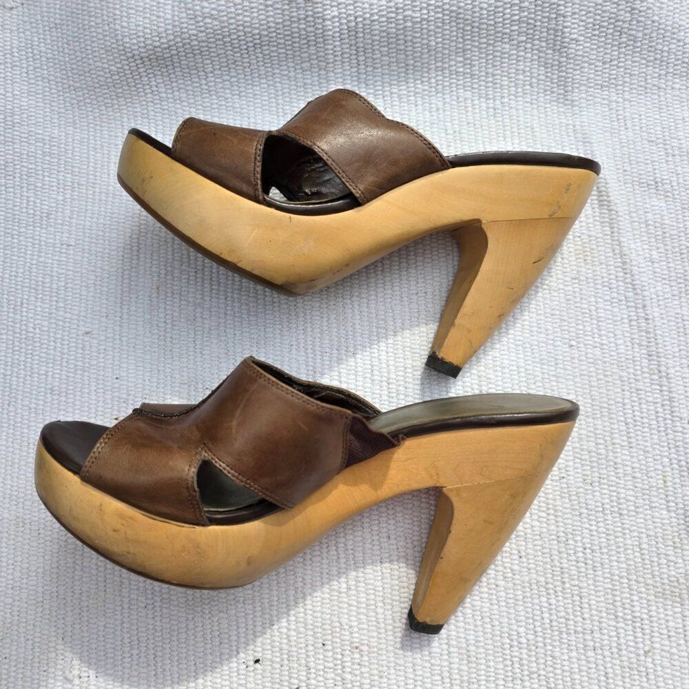 Nine West vintage wooden cone heeled slides